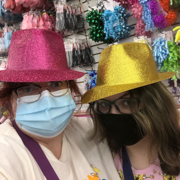 SUMMERTIME !!! Meet your Posher, April - Picture 8 of 9